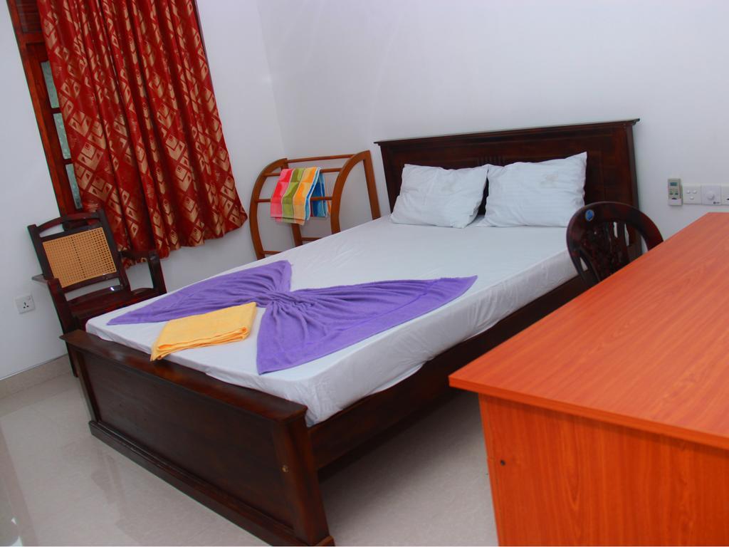 Heaven Star Rest Bed & Breakfast Mirissa Phòng bức ảnh