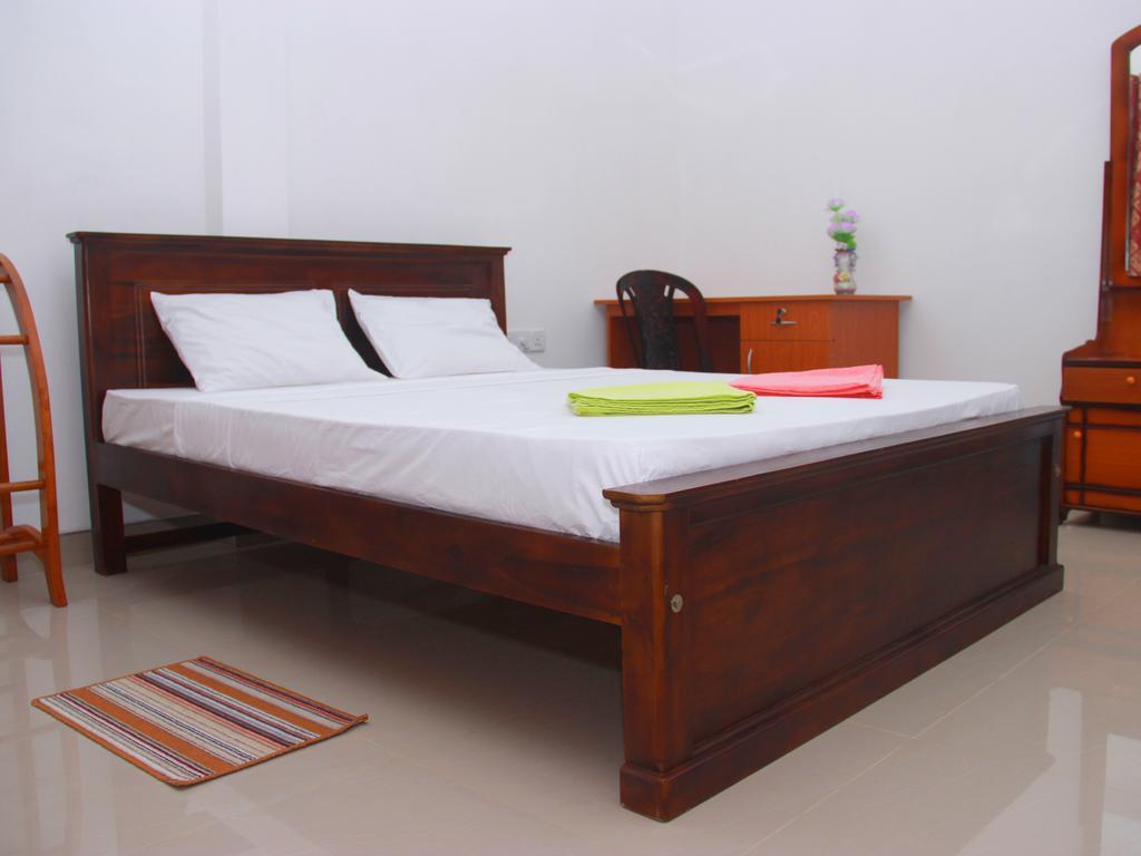 Heaven Star Rest Bed & Breakfast Mirissa Phòng bức ảnh