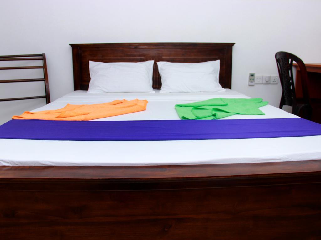 Heaven Star Rest Bed & Breakfast Mirissa Phòng bức ảnh