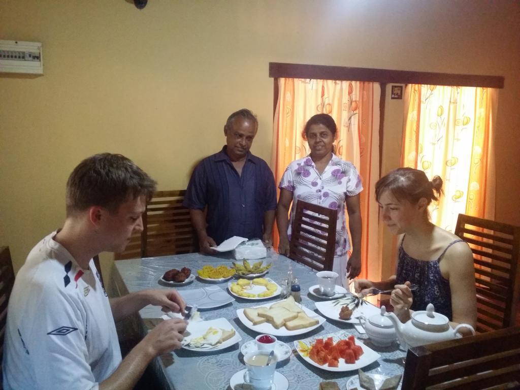 Heaven Star Rest Bed & Breakfast Mirissa Ngoại thất bức ảnh