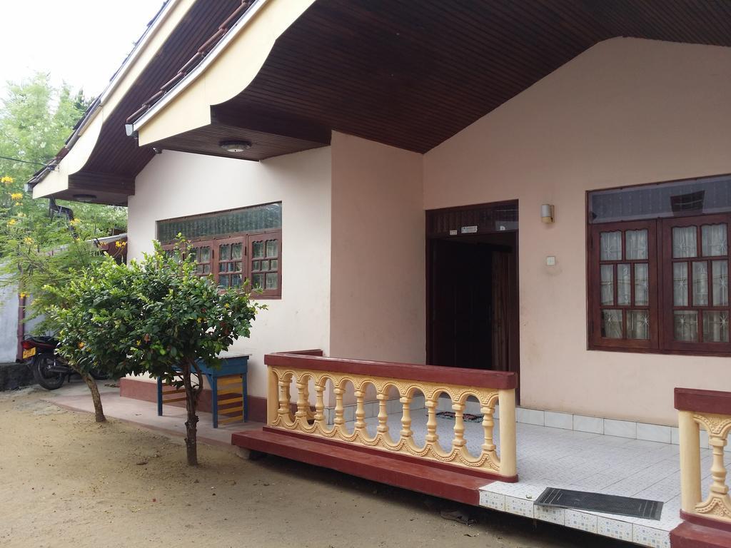 Heaven Star Rest Bed & Breakfast Mirissa Ngoại thất bức ảnh